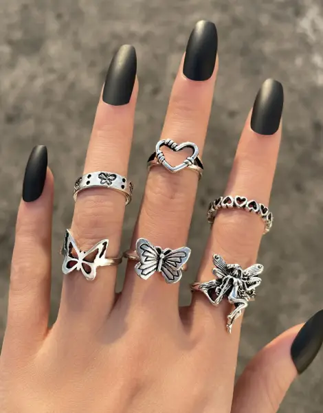 Silver Y2K Ring Silver Y2K Ring