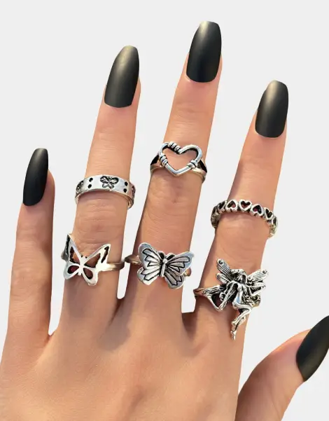 Silver Y2K Ring Silver Y2K Ring