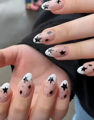 Y2K Nails Almond