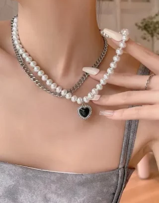 Y2K Pearl Necklace
