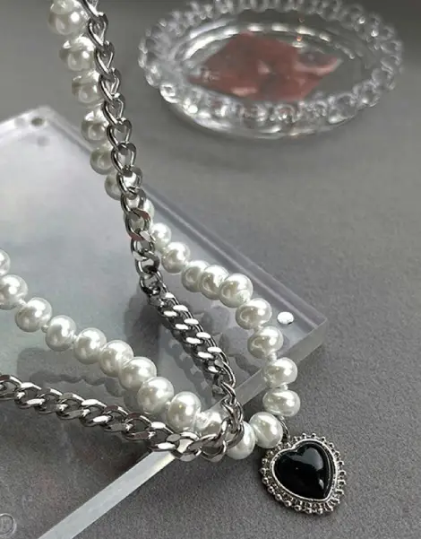 Y2K Pearl Necklace Y2K Pearl Necklace